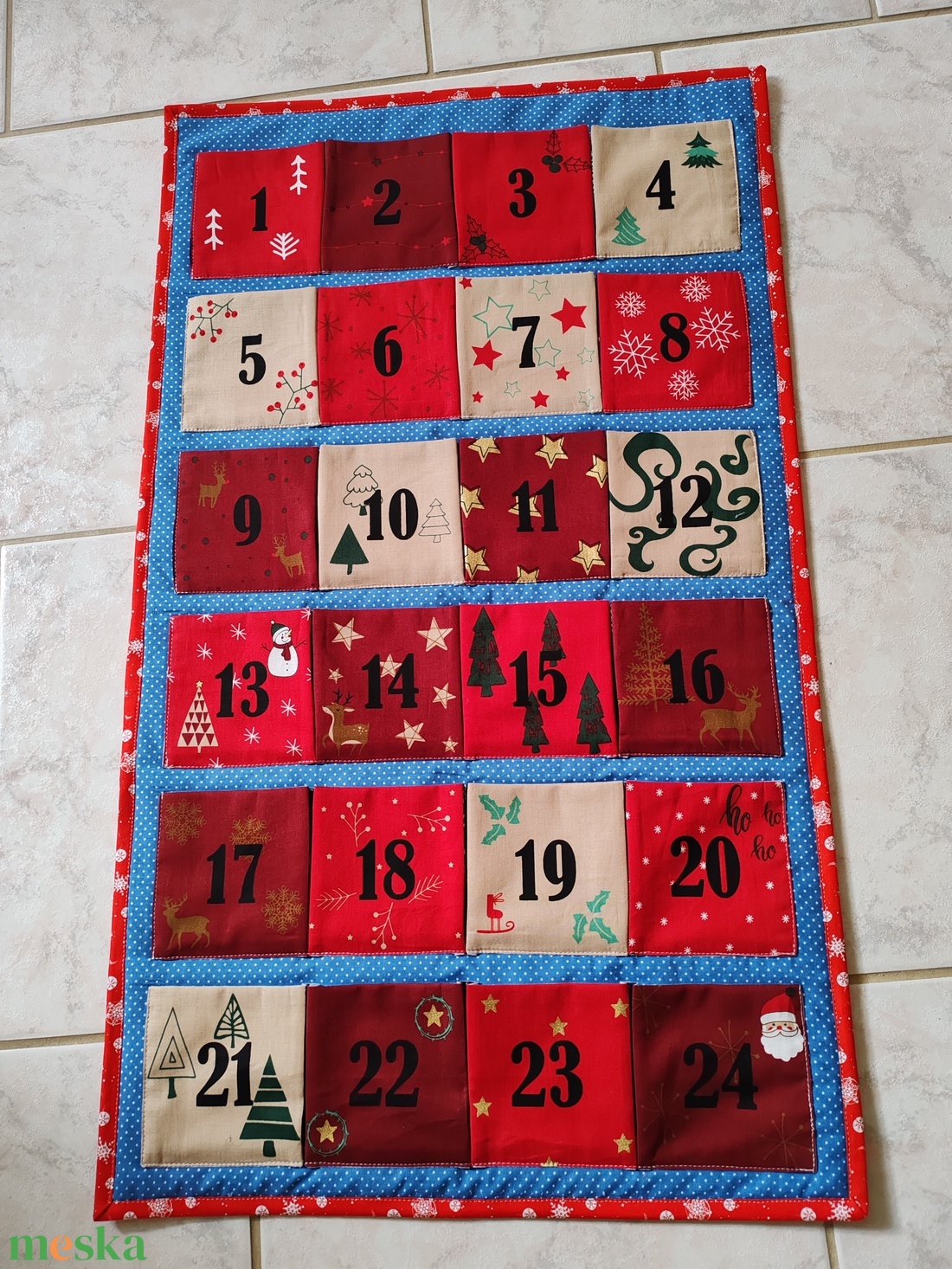 Óriási zsebes piros szélű adventi naptár  - karácsony - adventi díszek - adventi naptár - Meska.hu