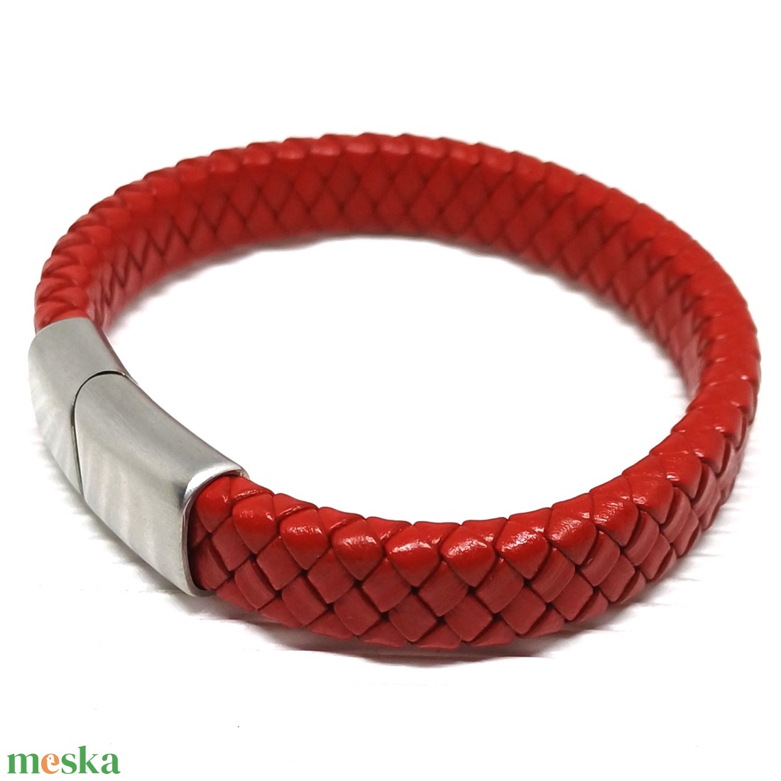 Piros fonott bőr karkötő szálcsiszolt ezüst színű nemesacél mágneszárral, férfiaknak - nőknek - ékszer - karkötő - fonott karkötő - Meska.hu