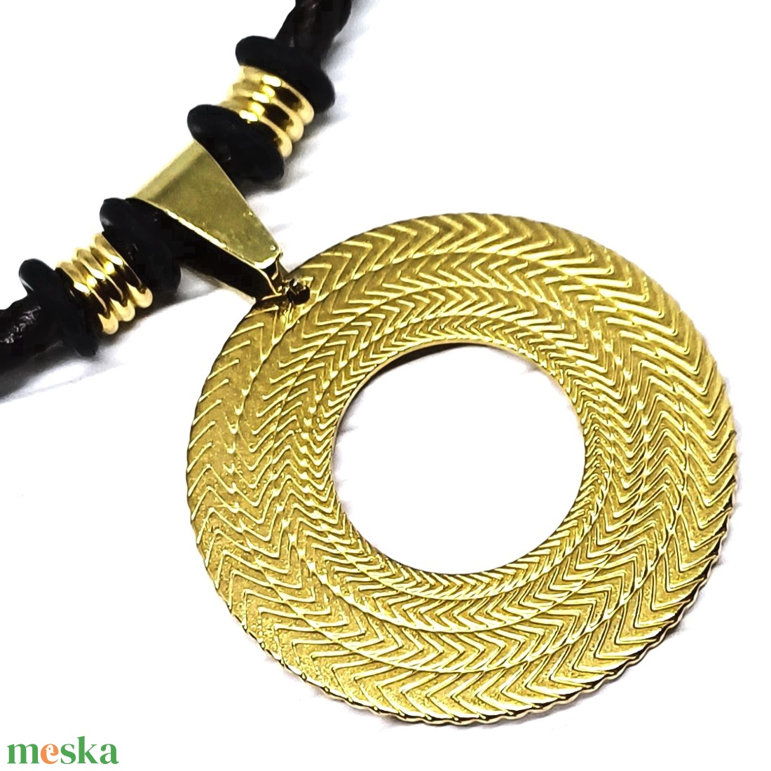 Örvény aranyban nemesacél medál fonott barna bőr nyakláncon férfiaknak - nőknek - ékszer - nyaklánc - medálos nyaklánc - Meska.hu