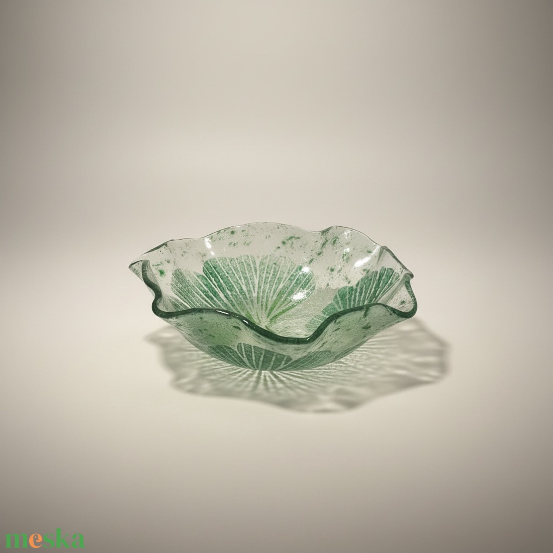 Ginkgo biloba saláta tálka - otthon & életmód - konyhafelszerelés, tálalás - tálalás - üveg & kancsó - Meska.hu