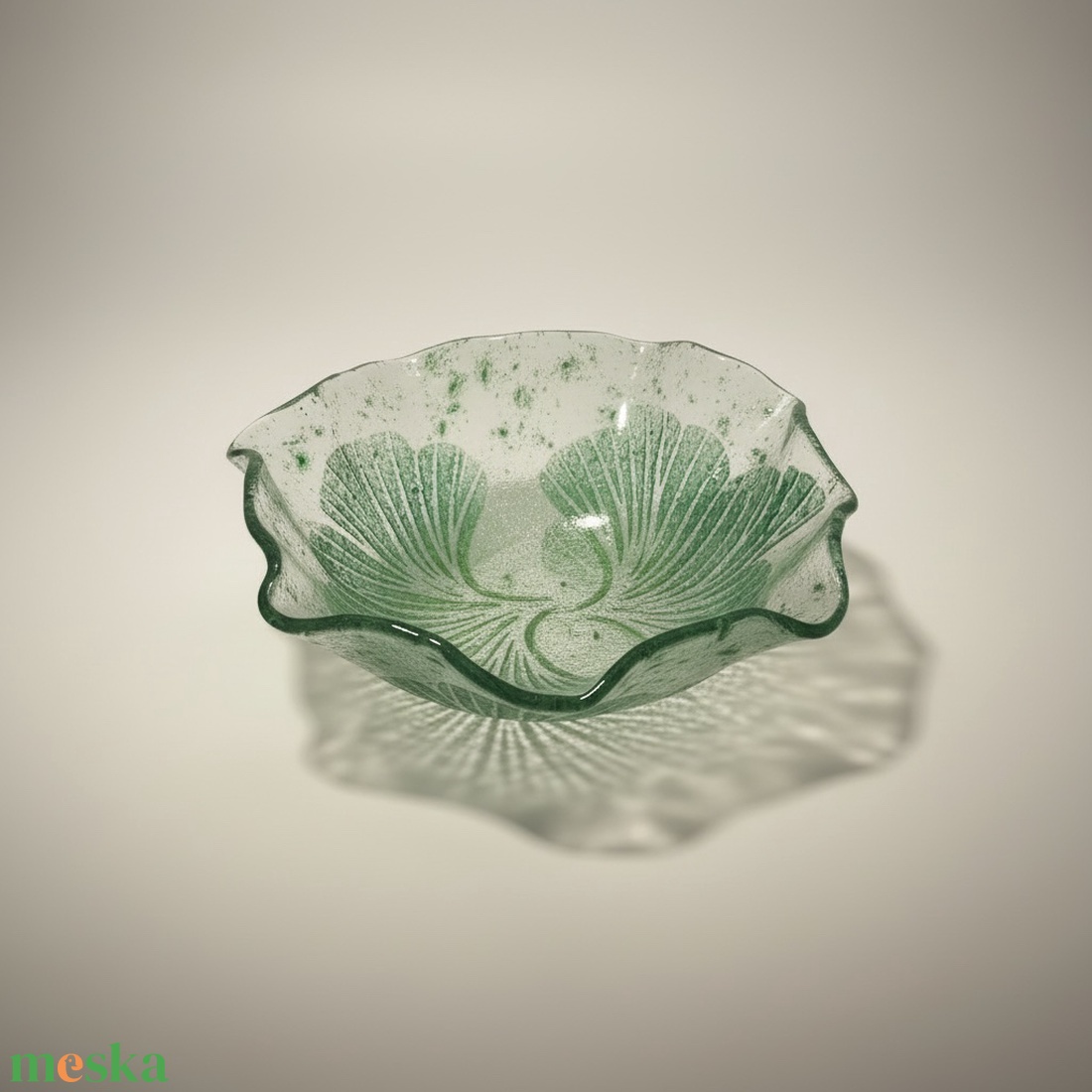 Ginkgo biloba saláta tálka - otthon & életmód - konyhafelszerelés, tálalás - tálalás - üveg & kancsó - Meska.hu