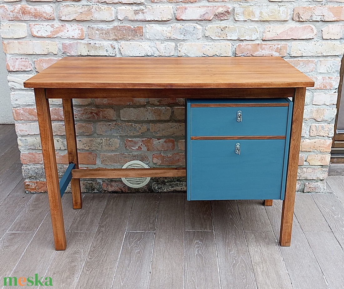 Felújított lengyel, retro, mid century térbe állítható íróasztal - otthon & életmód - bútor - asztal - Meska.hu