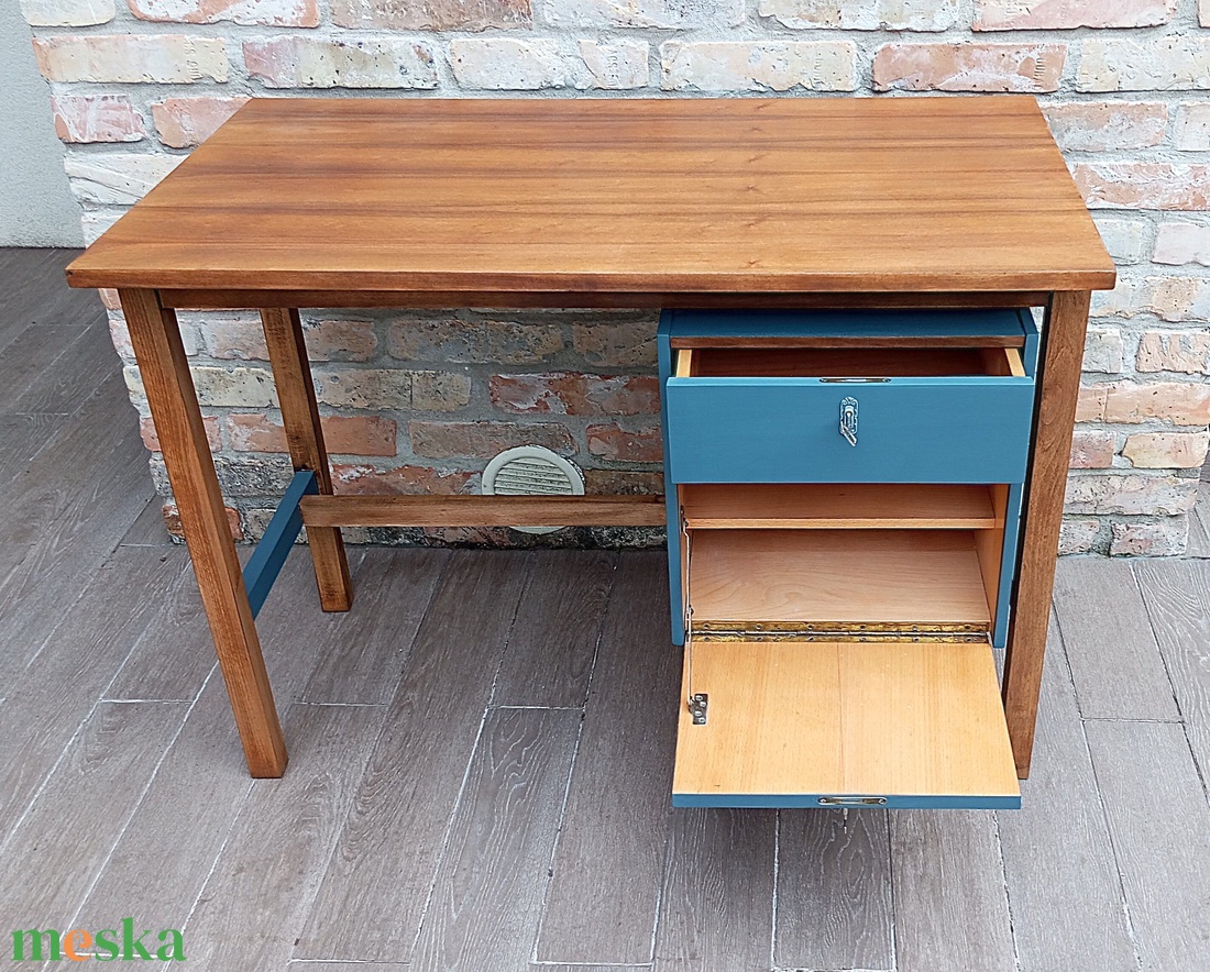 Felújított lengyel, retro, mid century térbe állítható íróasztal - otthon & életmód - bútor - asztal - Meska.hu