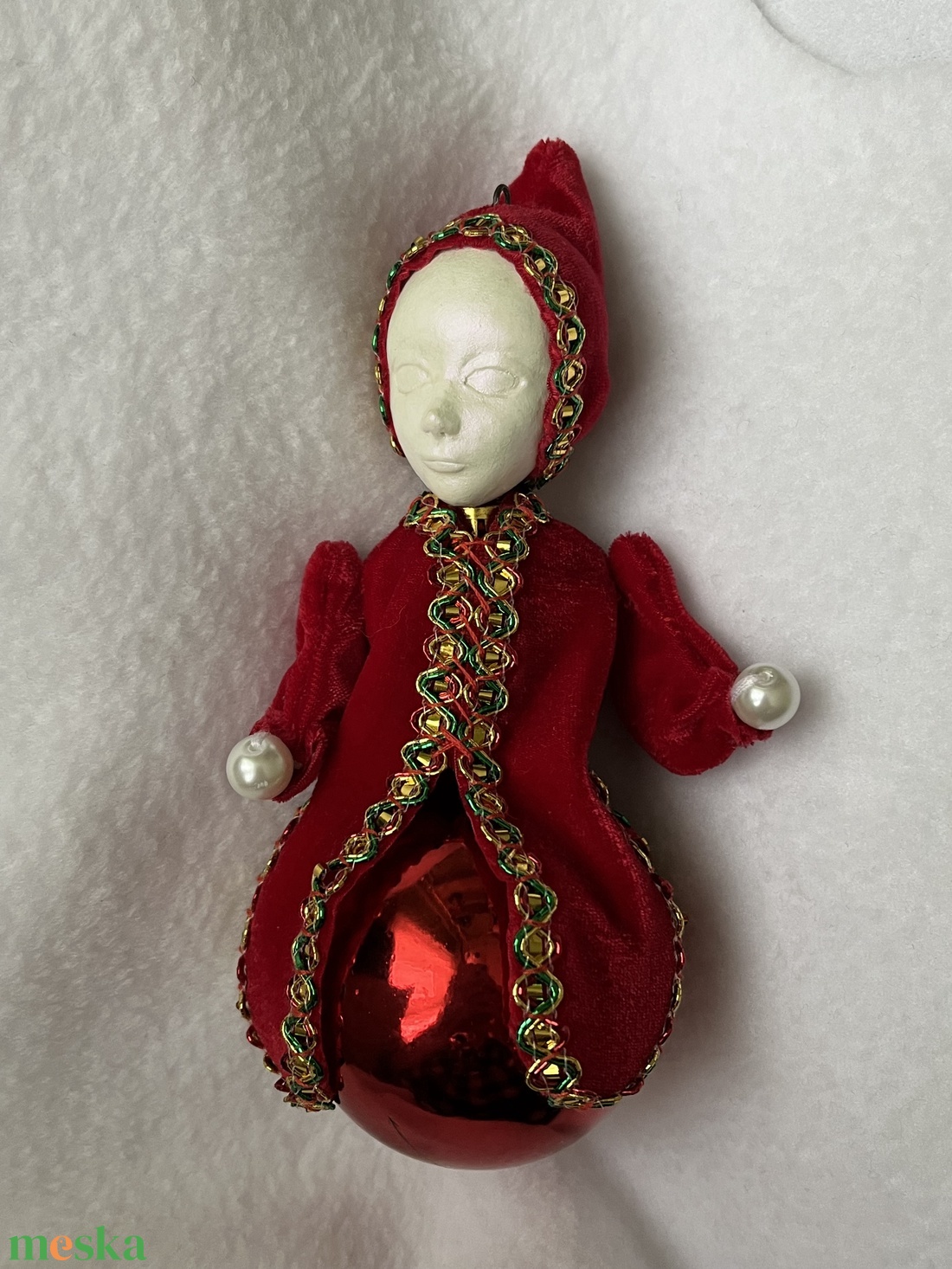 Gyöngyház fényű manócska dísz - karácsony - karácsonyi lakásdekoráció - karácsonyfadíszek - Meska.hu