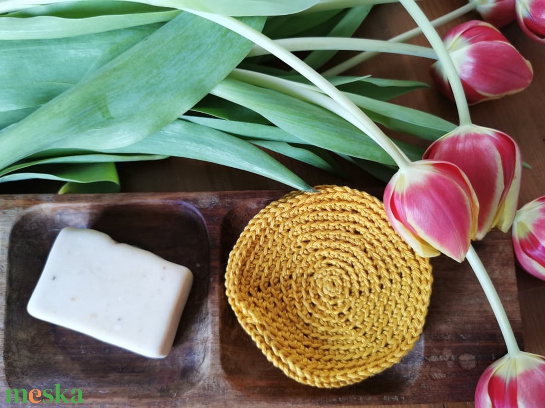 ZERO WASTE KOZMETIKAI/SMINKELTÁVOLÍTÓ NAGYMÉRETŰ HORGOLT KORONGOK természetes anyagból,mustársárga színben 5 db/szett - szépségápolás - arcápolás - arctisztító korong - Meska.hu