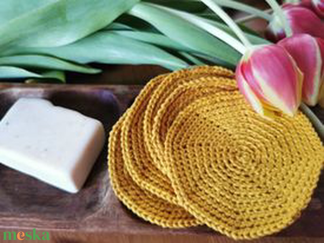 ZERO WASTE KOZMETIKAI/SMINKELTÁVOLÍTÓ NAGYMÉRETŰ HORGOLT KORONGOK természetes anyagból,mustársárga színben 5 db/szett - szépségápolás - arcápolás - arctisztító korong - Meska.hu