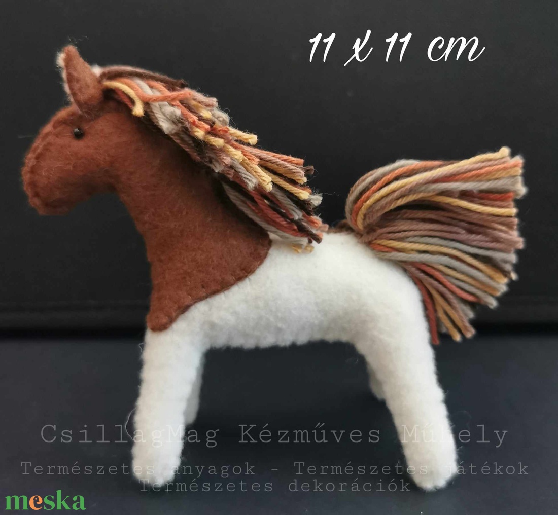 KISCSIKÓ RÖVID SÖRÉNNYEL TERMÉSZETES ANYAGOKBÓL (GYAPJÚFILC, GYAPJÚ) 11 X 11 CM EGYEDI MINŐSÉGI TERMÉSZETES JÁTÉK - játék & sport - plüssállat & játékfigura - ló - Meska.hu KISCSIKÓ RÖVID SÖRÉNNYEL TERMÉSZETES ANYAGOKBÓL (GYAPJÚFILC, GYAPJÚ) 11 X 11 CM EGYEDI MINŐSÉGI TERMÉSZETES JÁTÉK - játék & sport - plüssállat & játékfigura - ló - Meska.hu