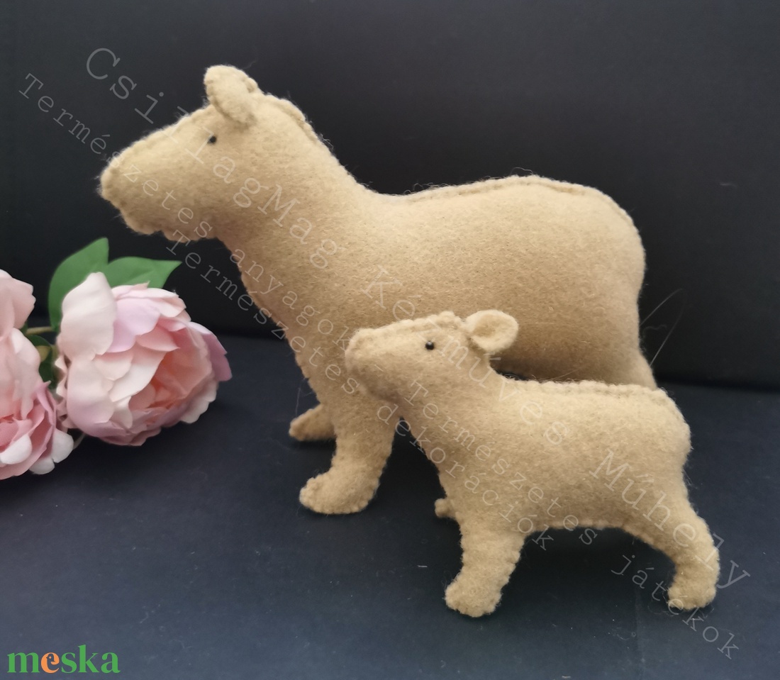 CAPYBARA VÍZIDISZNÓ 2 DB/SZETT CSILLAGMAG-ÁLLATFIGURA TERMÉSZETES ANYAGOK GYAPJÚFILC GYAPJÚ NEMEZ NEMEZJÁTÉK WALDORF - játék & sport - plüssállat & játékfigura - más figura - Meska.hu CAPYBARA VÍZIDISZNÓ 2 DB/SZETT CSILLAGMAG-ÁLLATFIGURA TERMÉSZETES ANYAGOK GYAPJÚFILC GYAPJÚ NEMEZ NEMEZJÁTÉK WALDORF - játék & sport - plüssállat & játékfigura - más figura - Meska.hu
