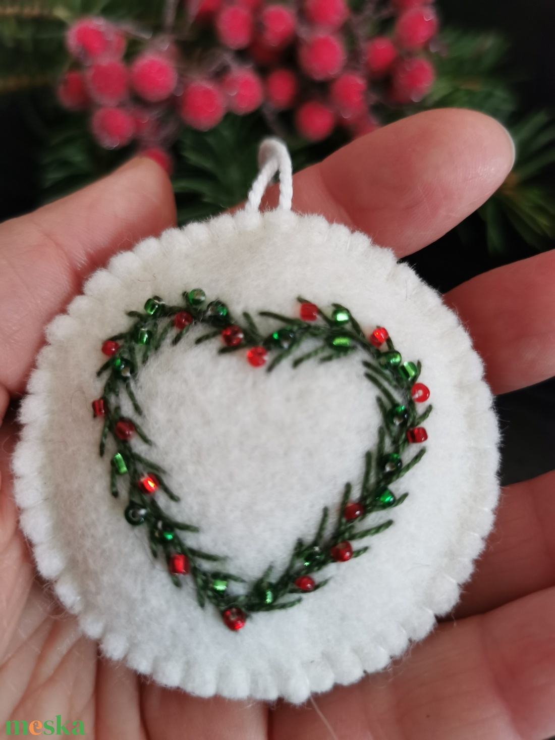 HÍMZETT KARÁCSONYFADÍSZEK 10 DB/SZETT EGYEDI DÍSZÍTÉS GYÖNGYÖKKEL TERMÉSZETES ANYAG GYAPJÚFILC GYAPJÚ AJÁNDÉK DEKORÁCIÓ  - karácsony - karácsonyi lakásdekoráció - karácsonyfadíszek - Meska.hu