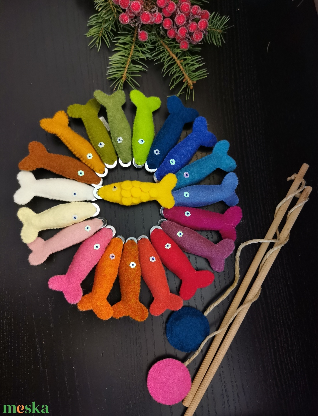 ARANYHALACSKÁS HORGÁSZJÁTÉK 21 DB/SZETT KÉSZSÉGFEJLESZTŐ MÁGNESES TERMÉSZETES ANYAGOKBÓL (GYAPJÚFILC, GYAPJÚ) ÜGYESSÉGI  - játék & sport - készségfejlesztő és logikai játék - oktató játékok - Meska.hu