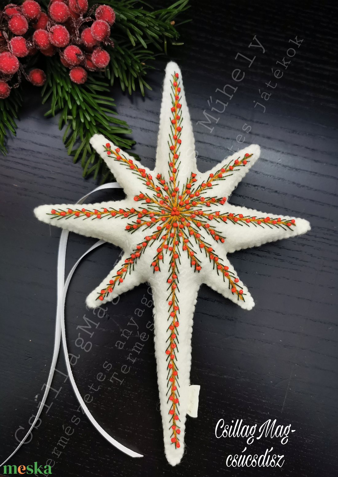 CSILLAGMAG-CSÚCSDÍSZ A KARÁCSONYFA ÉKE TERMÉSZETES ANYAG GYAPJÚFILC GYAPJÚ HÍMZÉSSEL PIROS GYÖNGYÖKKEL SZATÉNSZALAGGAL  - karácsony - karácsonyi lakásdekoráció - karácsonyfadíszek - Meska.hu