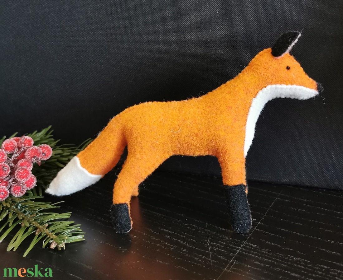 RÓKA GYAPJÚFILC CSILLAGMAG-ÁLLATFIGURA TERMÉSZETES ANYAGOK GYAPJÚFILC GYAPJÚ WALDORF NEMEZ NEMEZJÁTÉK ERDEI ÁLLATOK - játék & sport - plüssállat & játékfigura - róka - Meska.hu