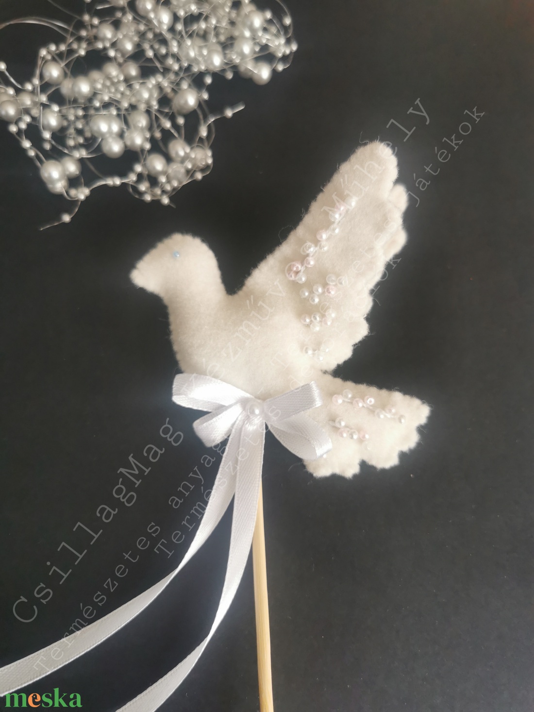 Esküvői Hófehér Galamb Környezettudatos Köszönőajándék Vendégajándék Hímzéssel Gyöngyökkel Egyedi Ajándék Gyapjúfilcből - esküvő - dekoráció - helyszíni dekor - Meska.hu