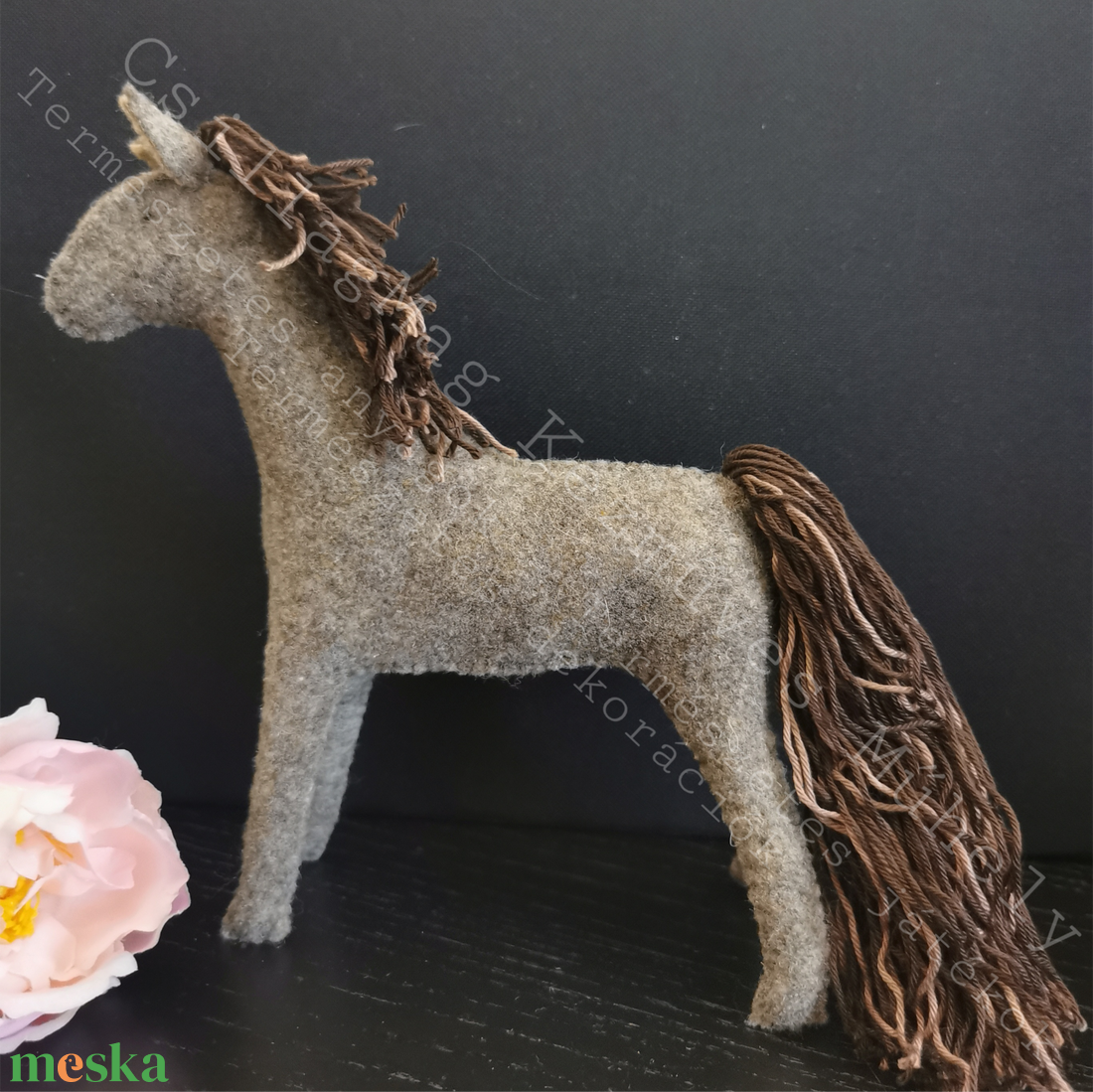 SZÉLJÁRÓ CSILLAGMAG-LOVACSKA EMLÉKŐRZŐ LOVAK FOTÓ ALAPJÁN IS TERMÉSZETES ANYAG GYAPJÚFILC GYAPJÚ 100 % PAMUTFONAL WALDOR - játék & sport - sport és kikapcsolódás - lovaglás - Meska.hu