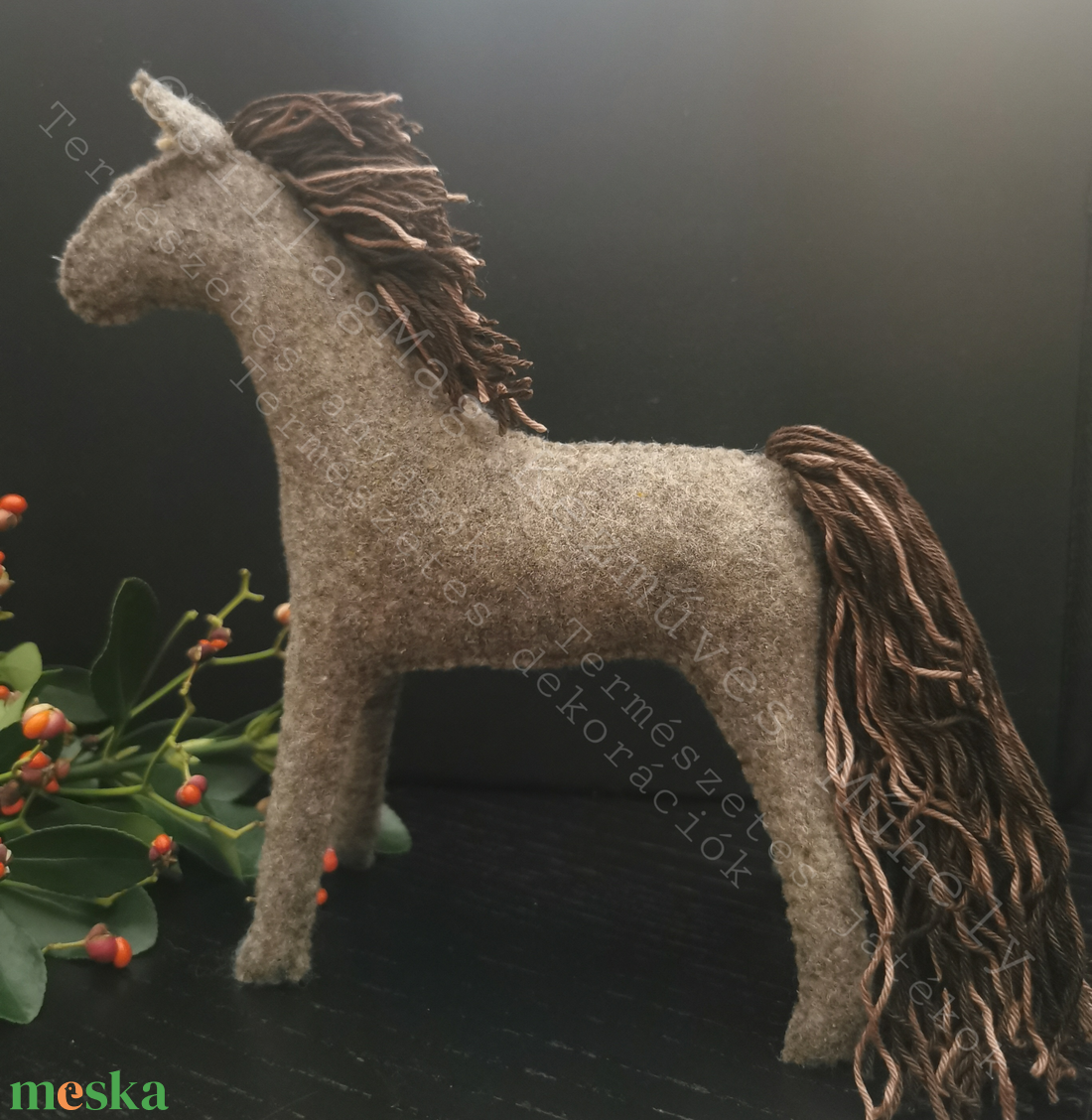 SZÉLJÁRÓ CSILLAGMAG-LOVACSKA EMLÉKŐRZŐ LOVAK FOTÓ ALAPJÁN IS TERMÉSZETES ANYAG GYAPJÚFILC GYAPJÚ 100 % PAMUTFONAL WALDOR - játék & sport - sport és kikapcsolódás - lovaglás - Meska.hu