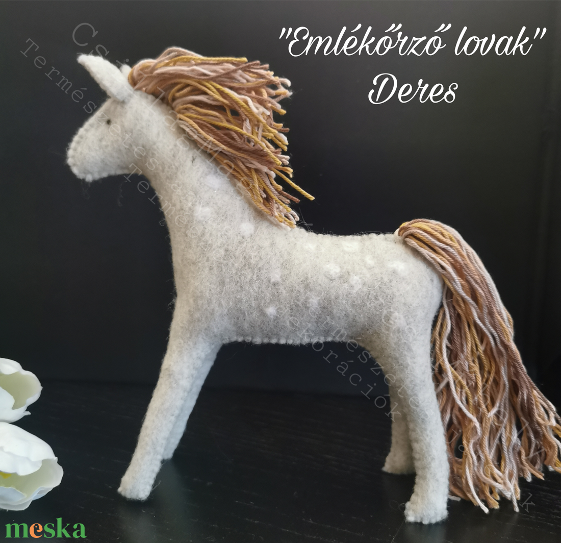 DERES CSILLAGMAG-LOVACSKA EMLÉKŐRZŐ LOVAK FOTÓ ALAPJÁN IS TERMÉSZETES ANYAG GYAPJÚFILC GYAPJÚ 100 % PAMUTFONAL WALDOR - játék & sport - sport és kikapcsolódás - lovaglás - Meska.hu