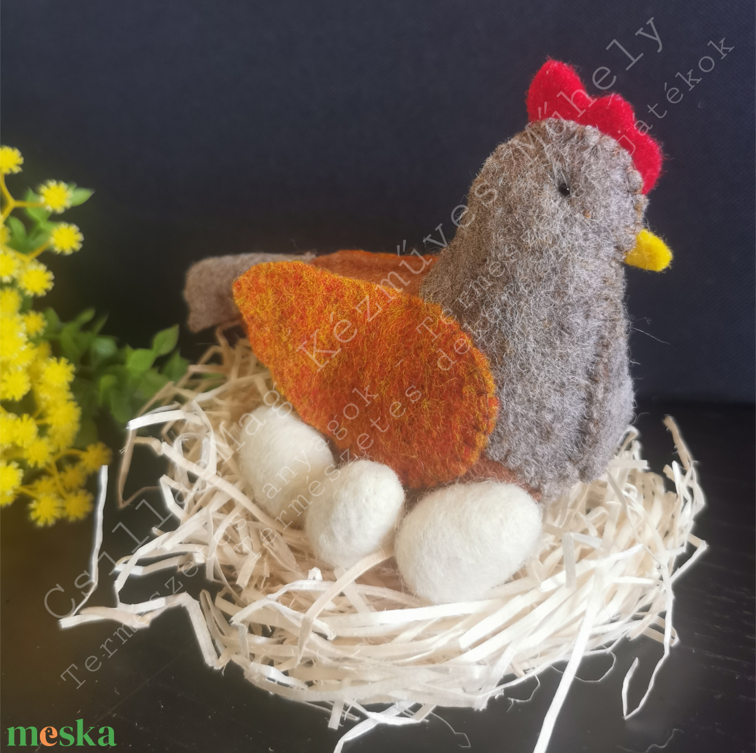 TYÚK TOJÁSOKKAL FÉSZEKKEL 5 DB/SZETT VIDÁM TAVASZI HÚSVÉTI DEKORÁCIÓ TERMÉSZETES EGYEDI JÁTÉK GYAPJÚFILC GYAPJÚ WALDORF  - ünnepi díszek, dekorációk - húsvéti díszek és dekorációk - húsvéti ablakdíszek - Meska.hu