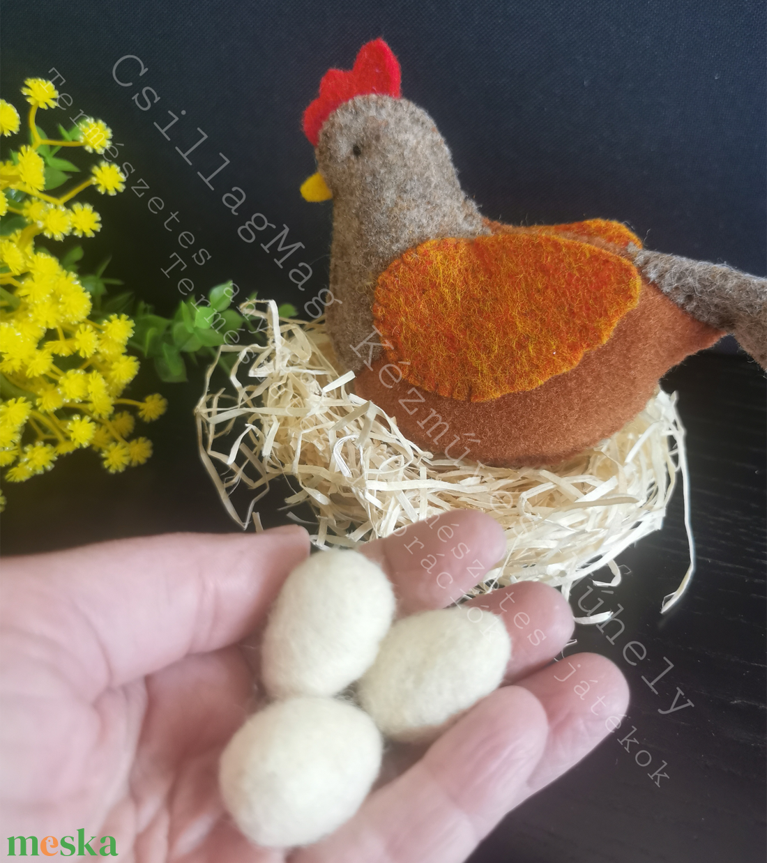 TYÚK TOJÁSOKKAL FÉSZEKKEL 5 DB/SZETT VIDÁM TAVASZI HÚSVÉTI DEKORÁCIÓ TERMÉSZETES EGYEDI JÁTÉK GYAPJÚFILC GYAPJÚ WALDORF  - ünnepi díszek, dekorációk - húsvéti díszek és dekorációk - húsvéti ablakdíszek - Meska.hu