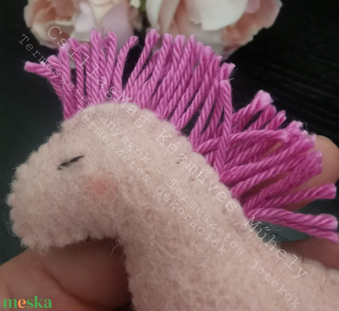 Picipaci Gyapjúfilc Lovacska A Legkisebbeknek Maroklovacska Egyedi Fenntartható Minőségi Természetes Anyagok Waldorf  - játék & sport - plüssállat & játékfigura - ló - Meska.hu