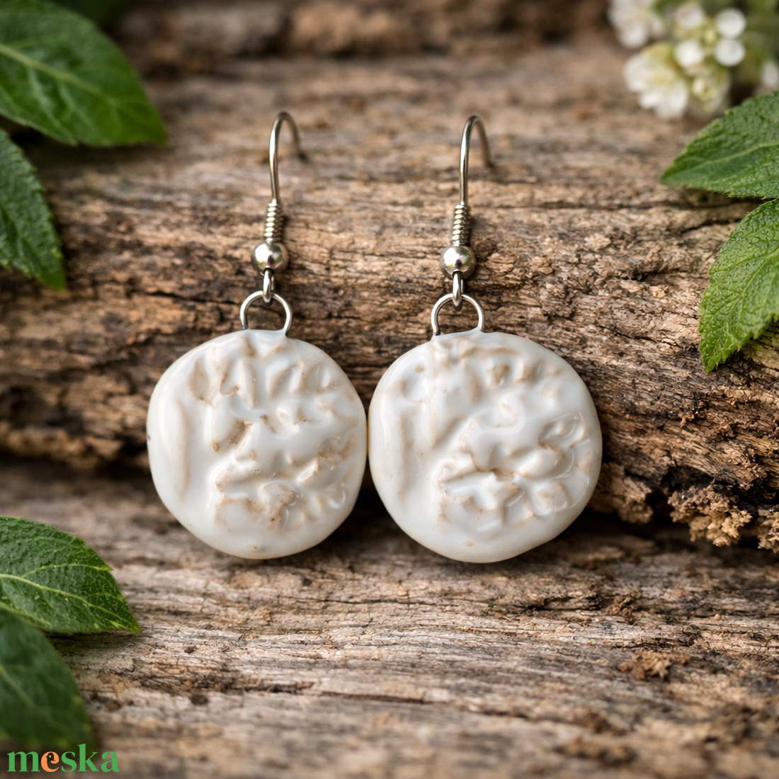 Lombok között � fehér fülbevaló - ékszer - fülbevaló - lógó fülbevaló - Meska.hu