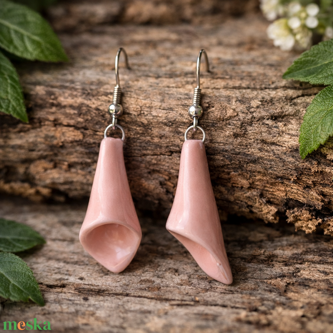 Púder Kála - fülbevaló - ékszer - fülbevaló - lógó fülbevaló - Meska.hu