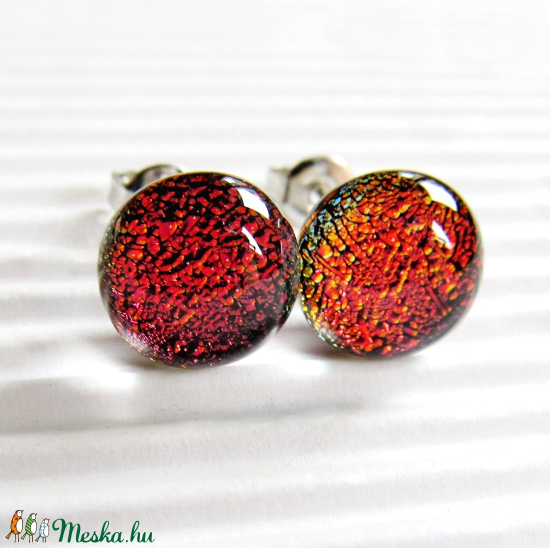 Vörös-bronz ragyogás bedugós dichroic üveg fülbevaló orvosi fém alapon , üvegékszer - ékszer - fülbevaló - pötty fülbevaló - Meska.hu Vörös-bronz ragyogás bedugós dichroic üveg fülbevaló orvosi fém alapon , üvegékszer - ékszer - fülbevaló - pötty fülbevaló - Meska.hu