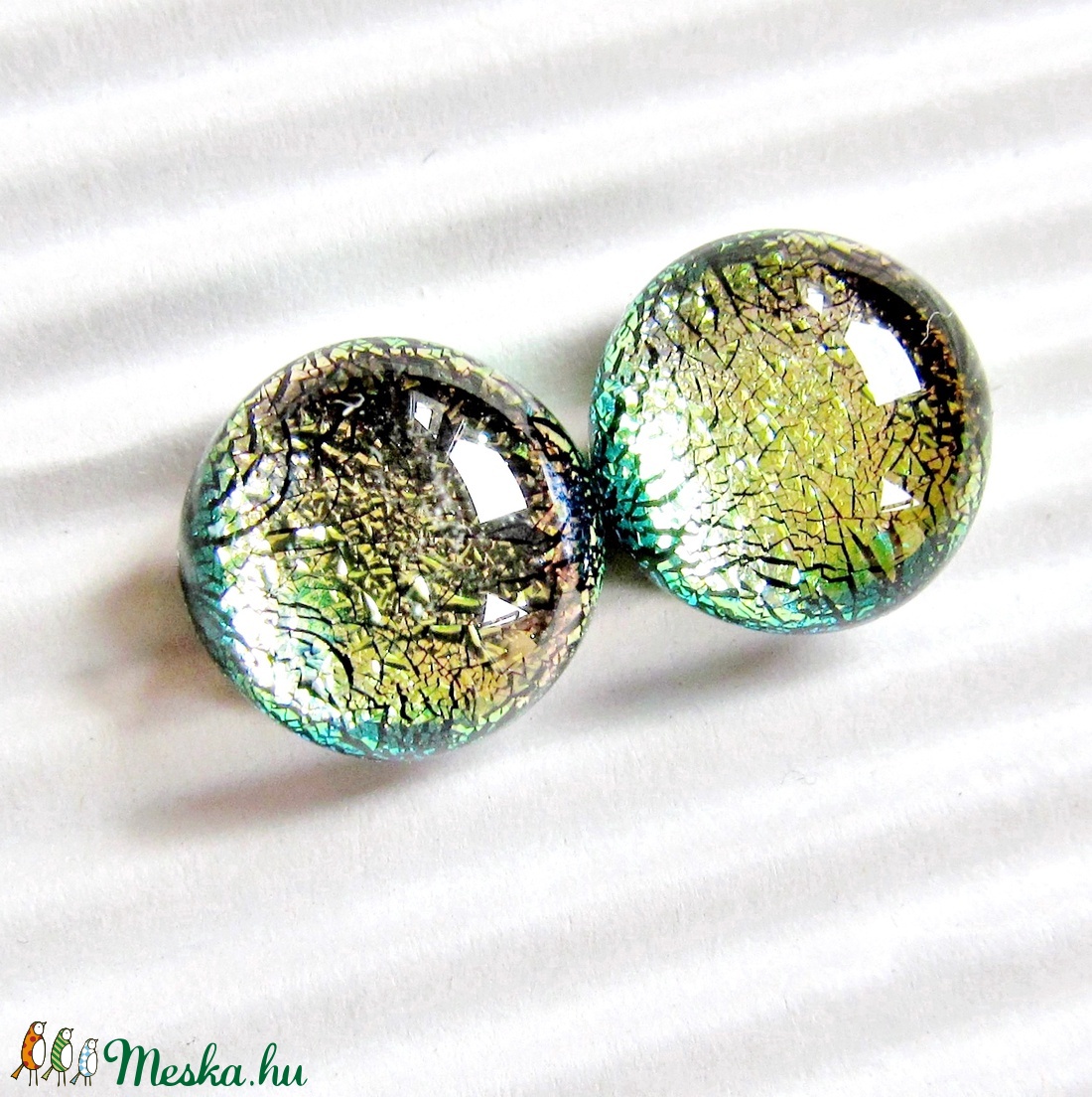 Hajnalcsillag bedugós dichroic üveg fülbevaló orvosi fém bedugón, üvegékszer - ékszer - fülbevaló - pötty fülbevaló - Meska.hu Hajnalcsillag bedugós dichroic üveg fülbevaló orvosi fém bedugón, üvegékszer - ékszer - fülbevaló - pötty fülbevaló - Meska.hu