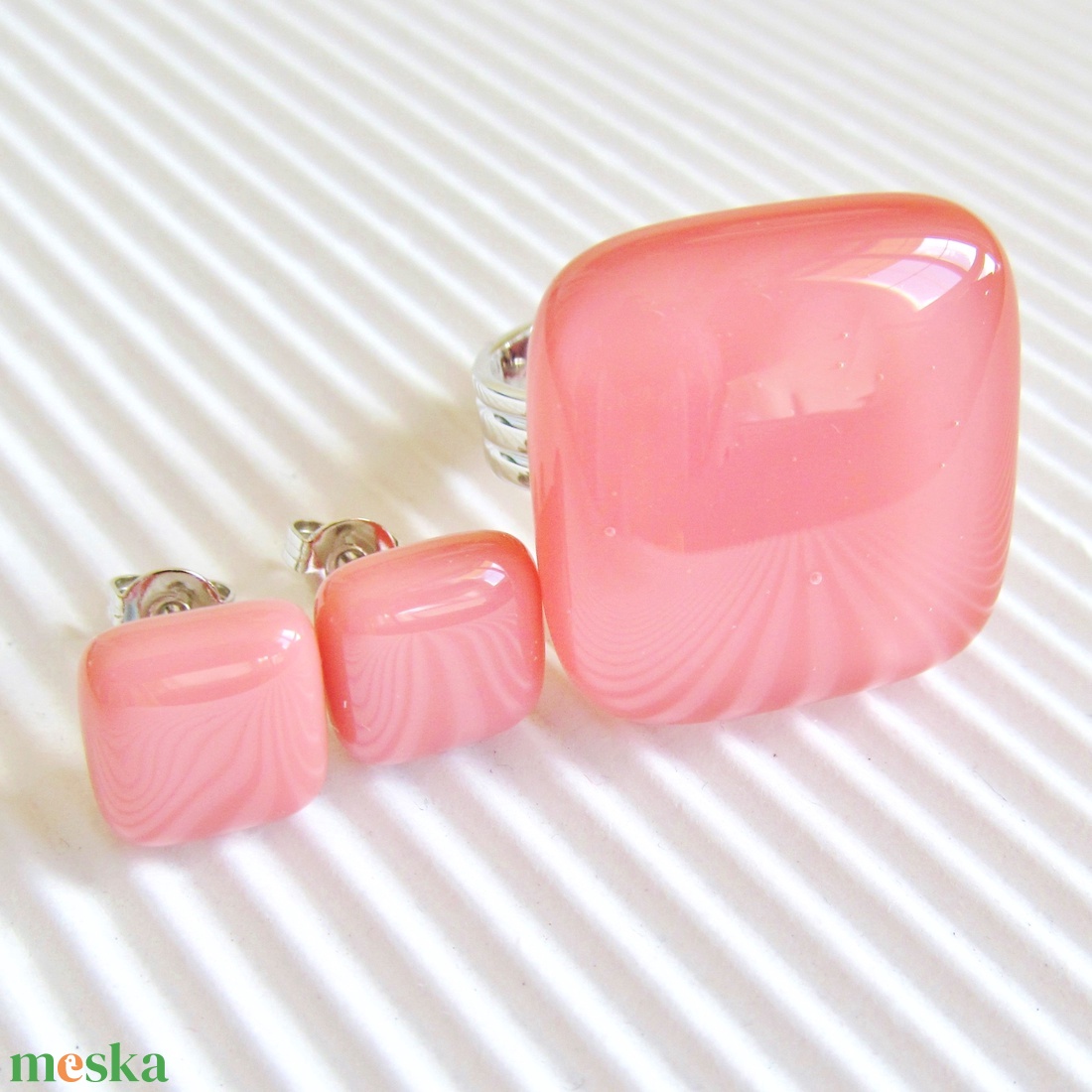 Lazacrózsaszín kocka üveg gyűrű és fülbevaló, üvegékszer szett -  - Meska.hu