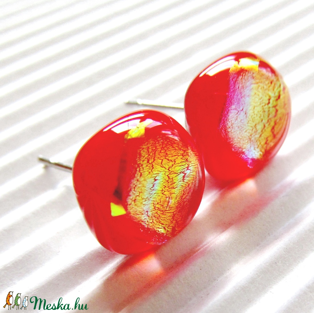 Ragyogó napsugár bedugós dichroic üveg fülbevaló orvosi fém bedugón, üvegékszer - ékszer - fülbevaló - pötty fülbevaló - Meska.hu Ragyogó napsugár bedugós dichroic üveg fülbevaló orvosi fém bedugón, üvegékszer - ékszer - fülbevaló - pötty fülbevaló - Meska.hu