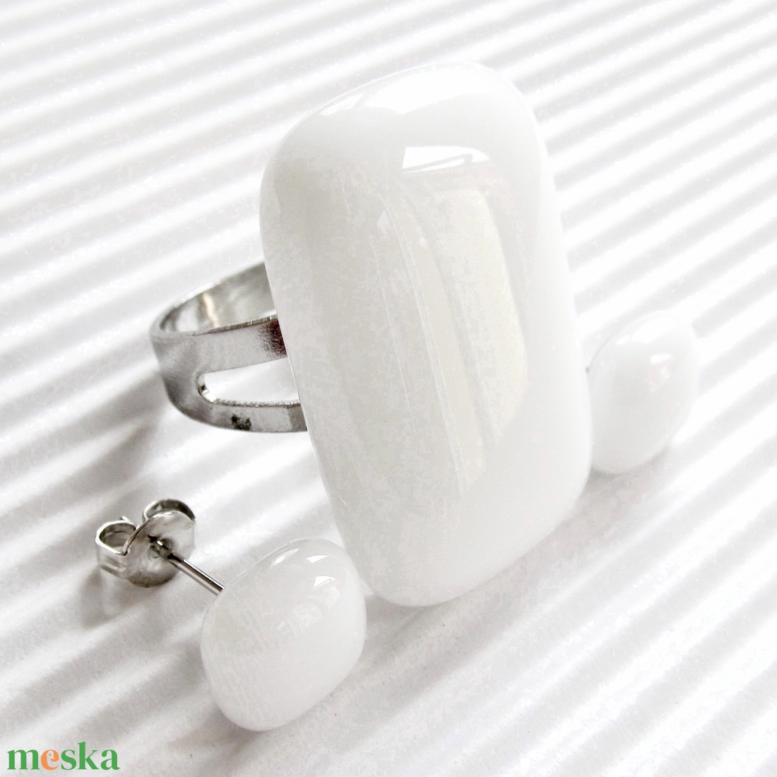 Hófehér elegáns üveg gyűrű, üvegékszer - ékszer - gyűrű - statement gyűrű - Meska.hu