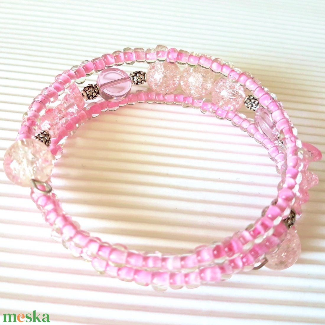 Nosztalgia rózsacsokor karkötő, hegyikristály ásványékszer, üveggyöngy - ékszer - karkötő - gyöngyös karkötő - Meska.hu