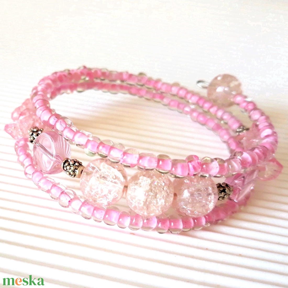Nosztalgia rózsacsokor karkötő, hegyikristály ásványékszer, üveggyöngy - ékszer - karkötő - gyöngyös karkötő - Meska.hu