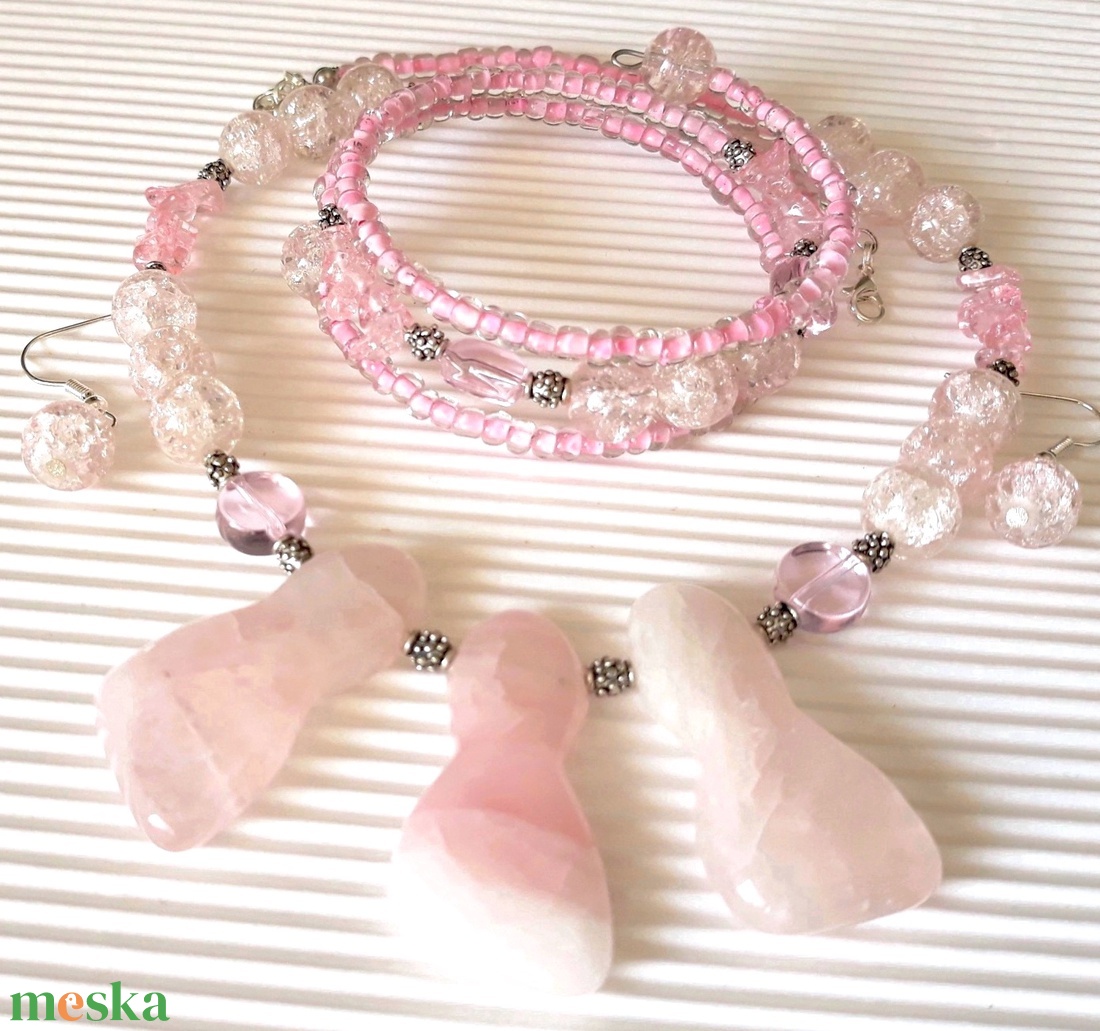 Nosztalgia rózsacsokor karkötő, hegyikristály ásványékszer, üveggyöngy - ékszer - karkötő - gyöngyös karkötő - Meska.hu