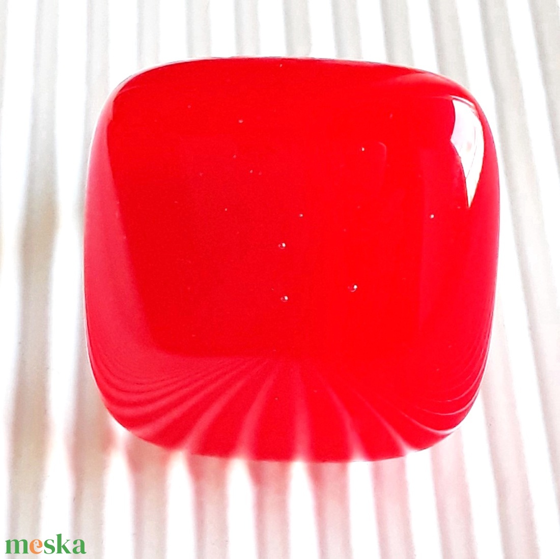 Ferrari piros kocka üveg gyűrű, üvegékszer - ékszer - gyűrű - statement gyűrű - Meska.hu