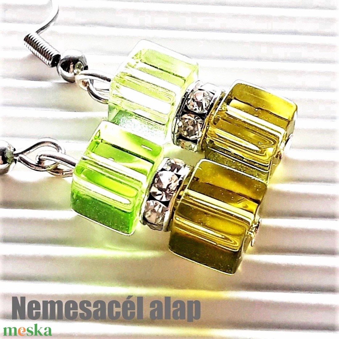 NEMESACÉL - Galadriel üveg gyöngy lógós fülbevaló, üveggyöngy ékszer - ékszer - fülbevaló - lógó fülbevaló - Meska.hu NEMESACÉL - Galadriel üveg gyöngy lógós fülbevaló, üveggyöngy ékszer - ékszer - fülbevaló - lógó fülbevaló - Meska.hu
