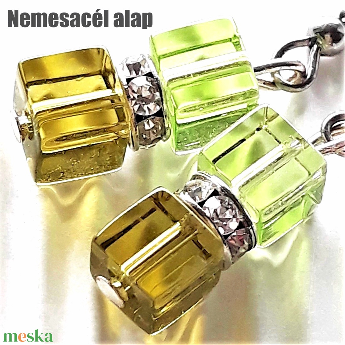 NEMESACÉL - Galadriel üveg gyöngy lógós fülbevaló, üveggyöngy ékszer - ékszer - fülbevaló - lógó fülbevaló - Meska.hu NEMESACÉL - Galadriel üveg gyöngy lógós fülbevaló, üveggyöngy ékszer - ékszer - fülbevaló - lógó fülbevaló - Meska.hu