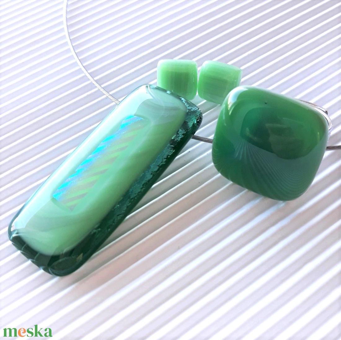 Menta hullámzás maxi üveg medál, nyaklánc, üvegékszer - ékszer - nyaklánc - medálos nyaklánc - Meska.hu Menta hullámzás maxi üveg medál, nyaklánc, üvegékszer - ékszer - nyaklánc - medálos nyaklánc - Meska.hu