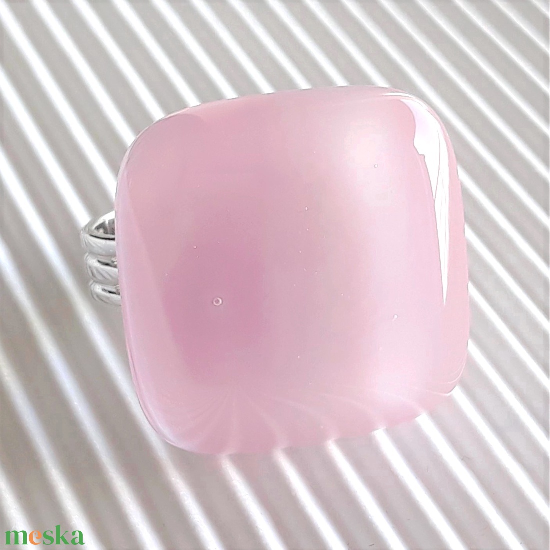 Fátyolos rózsaszín üveg gyűrű, üvegékszer - ékszer - gyűrű - statement gyűrű - Meska.hu
