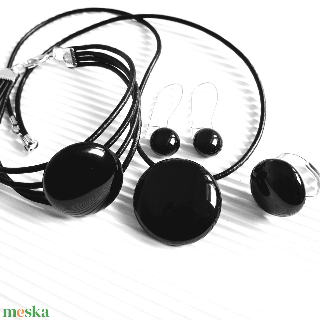 NEMESACÉL! - Éjfekete kerek üveg gyűrű, üvegékszer - ékszer - gyűrű - statement gyűrű - Meska.hu