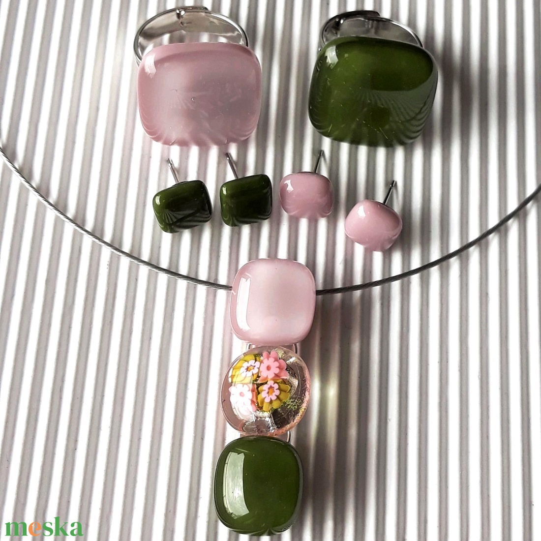 NEMESACÉL! - Romantikus vintage virág-gyöngysor üveg medál, gyűrű és fülbevaló, millefiori, üvegékszer szett - ékszer - ékszerszett - Meska.hu