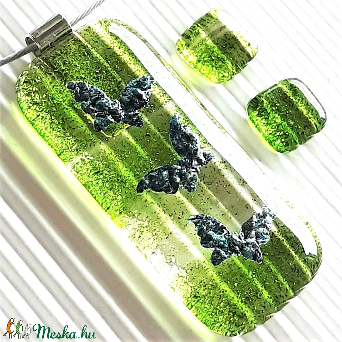 Pillangótánc elegáns üveg medál és fülbevaló, NEMESACÉL/ORVOSI FÉM, minimal, üvegékszer szett - ékszer - ékszerszett - Meska.hu Pillangótánc elegáns üveg medál és fülbevaló, NEMESACÉL/ORVOSI FÉM, minimal, üvegékszer szett - ékszer - ékszerszett - Meska.hu