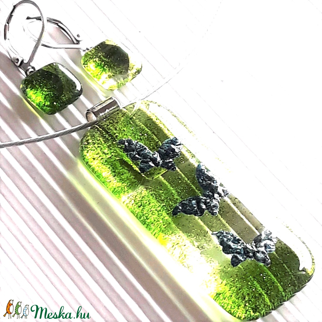 Pillangótánc elegáns üveg medál és fülbevaló, NEMESACÉL/ORVOSI FÉM, minimal, üvegékszer szett - ékszer - ékszerszett - Meska.hu Pillangótánc elegáns üveg medál és fülbevaló, NEMESACÉL/ORVOSI FÉM, minimal, üvegékszer szett - ékszer - ékszerszett - Meska.hu