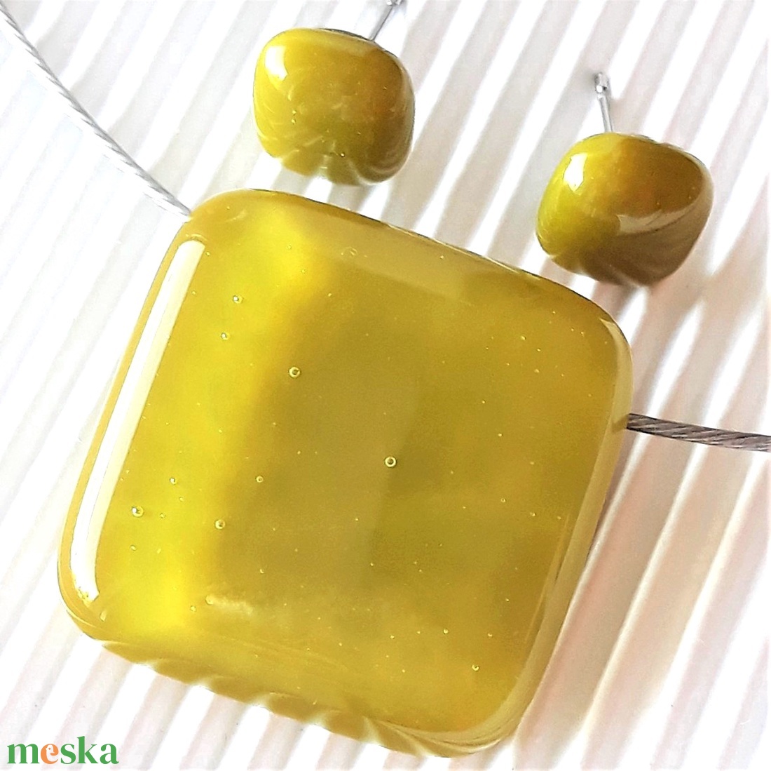 Jade sárgás-zöld üveg medál és fülbevaló, NEMESACÉL, üvegékszer szett - ékszer - ékszerszett - Meska.hu