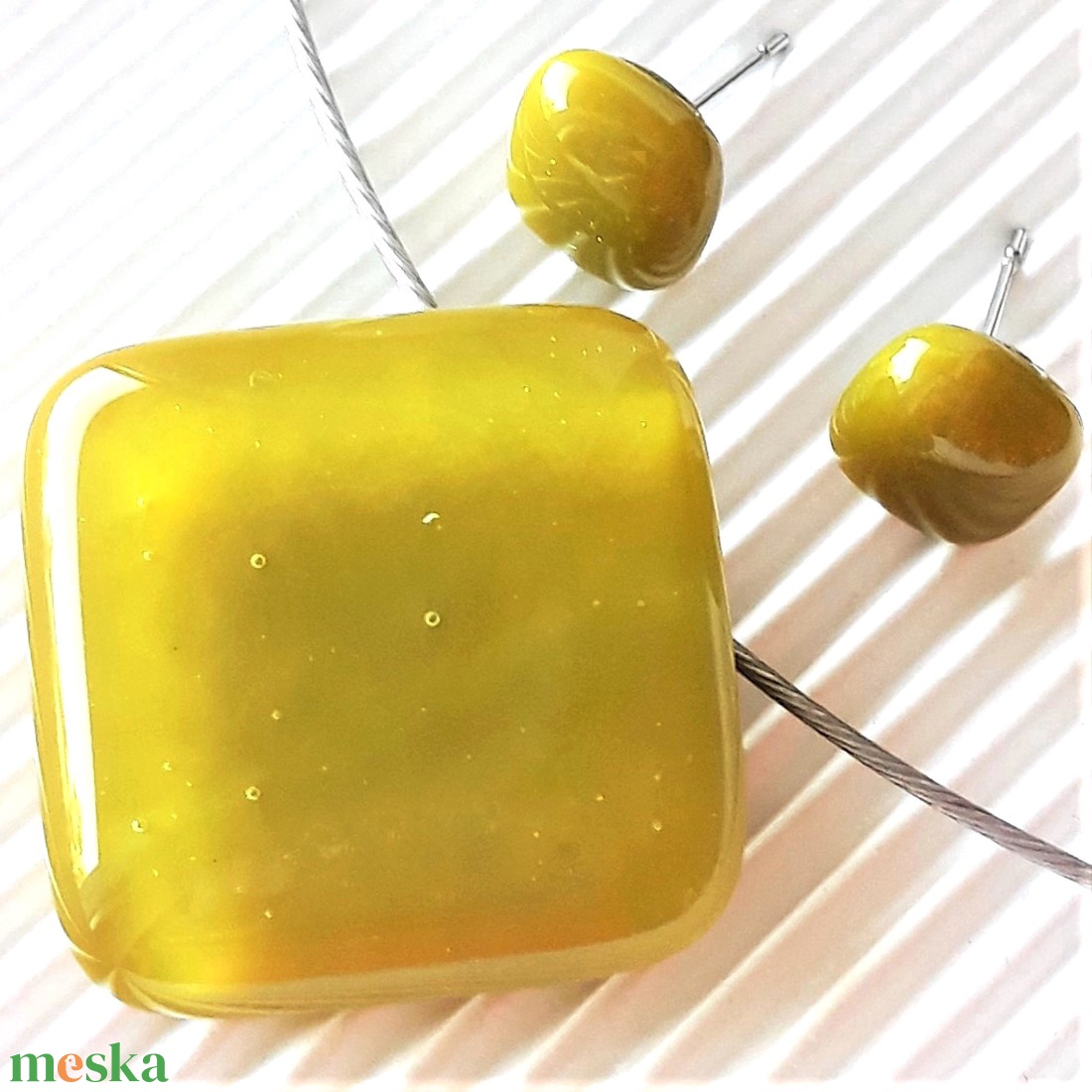 Jade sárgás-zöld üveg medál és fülbevaló, NEMESACÉL, üvegékszer szett - ékszer - ékszerszett - Meska.hu