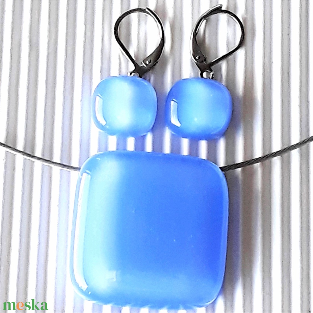 NEMESACÉL - Levendula minimal üveg medál és fülbevaló francia kapcsos akasztón, minimal, üvegékszer szett - ékszer - ékszerszett - Meska.hu