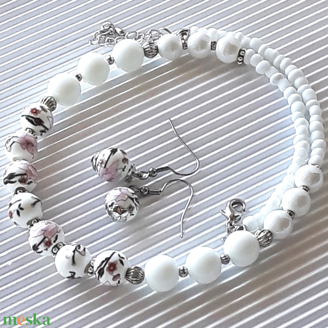 Japán cseresznyevirág porcelán gyöngy fülbevaló franciakapcsos NEMESACÉL akasztón, gyöngyékszer - ékszer - fülbevaló - lógó fülbevaló - Meska.hu