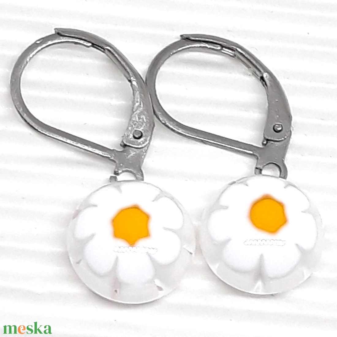 Margaréta millefiori franciakapcsos fülbevaló NEMESACÉL, üvegékszer - ékszer - fülbevaló - lógós kerek fülbevaló - Meska.hu Margaréta millefiori franciakapcsos fülbevaló NEMESACÉL, üvegékszer - ékszer - fülbevaló - lógós kerek fülbevaló - Meska.hu