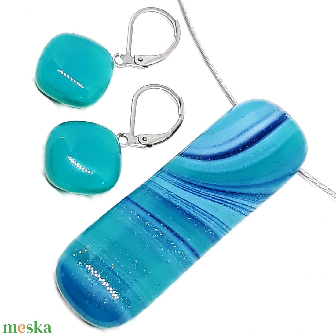 Smaragd - kék selyemcsillám elegáns üveg medál és design fülbevaló, NEMESACÉL/ORVOSI FÉM üvegékszer szett - ékszer - ékszerszett - Meska.hu Smaragd - kék selyemcsillám elegáns üveg medál és design fülbevaló, NEMESACÉL/ORVOSI FÉM üvegékszer szett - ékszer - ékszerszett - Meska.hu