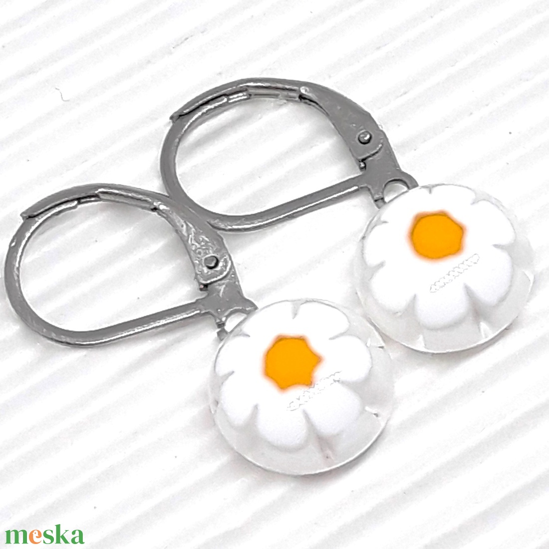 Margaréta millefiori franciakapcsos fülbevaló NEMESACÉL, üvegékszer - ékszer - fülbevaló - lógós kerek fülbevaló - Meska.hu Margaréta millefiori franciakapcsos fülbevaló NEMESACÉL, üvegékszer - ékszer - fülbevaló - lógós kerek fülbevaló - Meska.hu