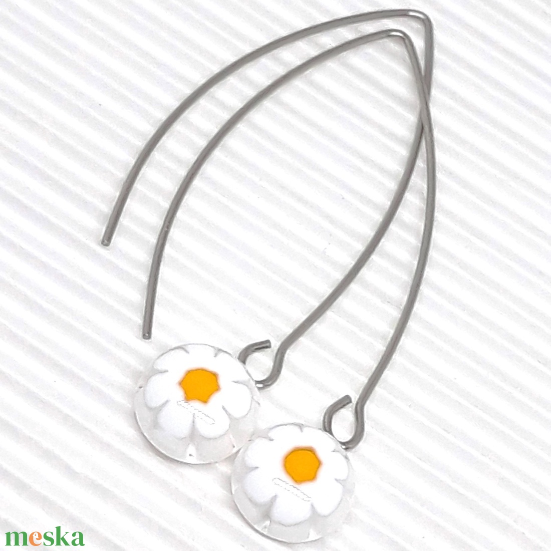 Margaréta millefiori lógós fülbevaló hosszú, trendi design ORVOSI FÉM akasztón, üvegékszer - ékszer - fülbevaló - lógós kerek fülbevaló - Meska.hu Margaréta millefiori lógós fülbevaló hosszú, trendi design ORVOSI FÉM akasztón, üvegékszer - ékszer - fülbevaló - lógós kerek fülbevaló - Meska.hu